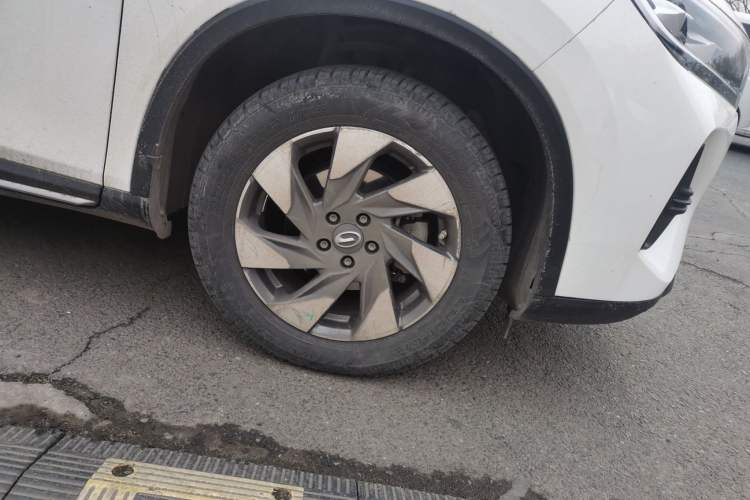 Used GAC Trumpchi GS4 2022 270T Automatic Smart Drive Navigation Edition Right Front Wheel Hub