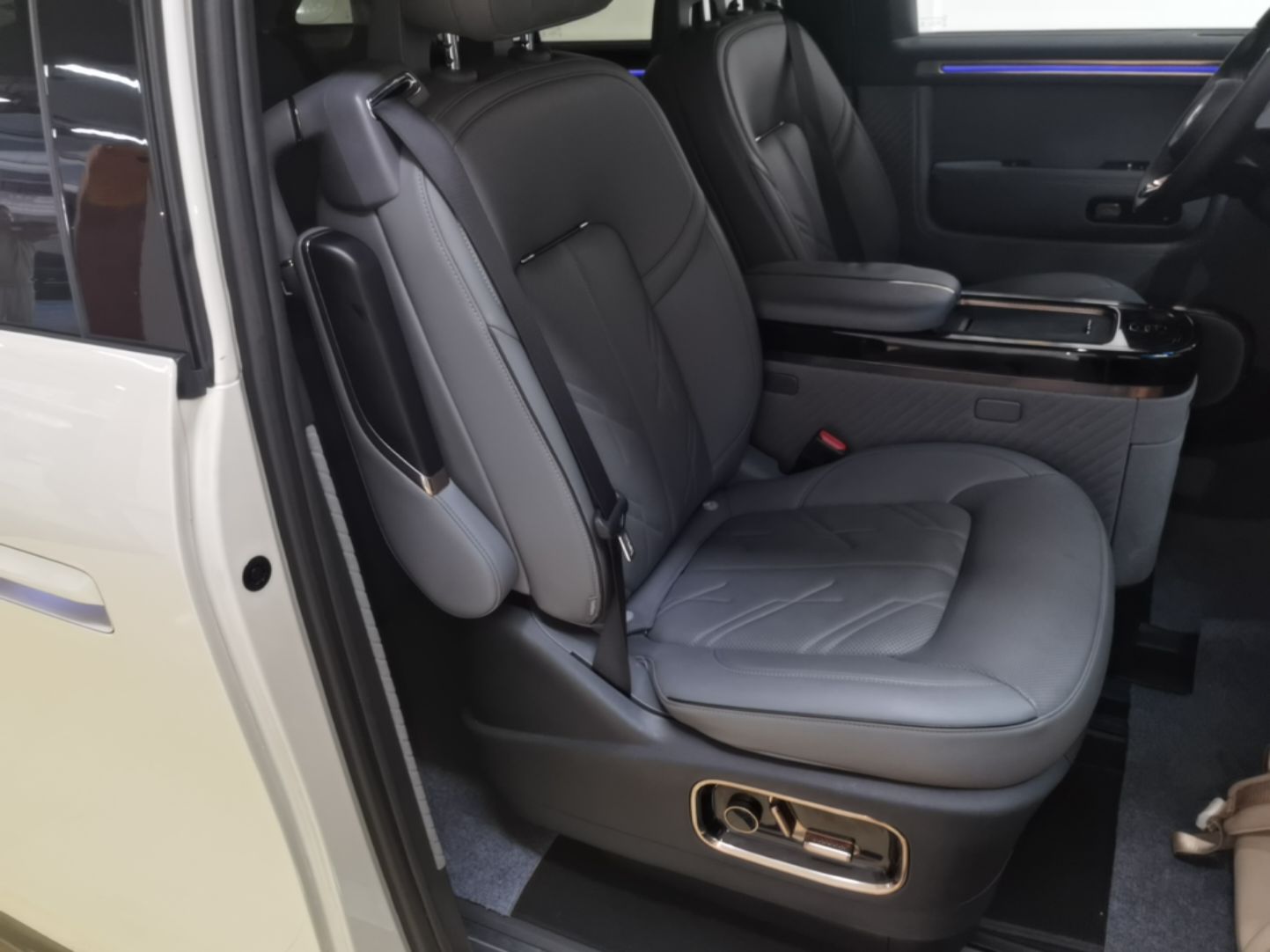 Zeekr MIX 2025 Long-Range Intelligent Driving Edition — снимка 19