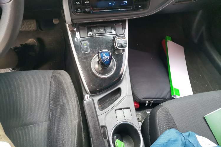 Used Toyota Corolla 2017 Revised Dual-Engine 1.8L E-CVT Leading Edition Gear Lever