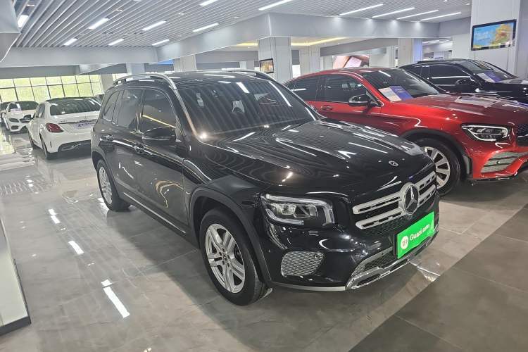 Used Mercedes-Benz GLB 2023 GLB 220 Sport Edition Front Right 45 Deg