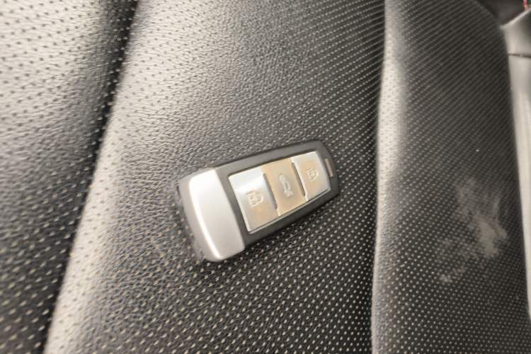 Used Zotye Domy X5 2015 1.5T CVT ZhiXian Model China IV Standard
