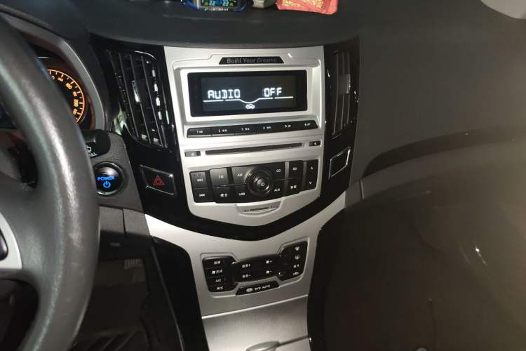 Used BYD e5 2016 300 Luxury Edition
