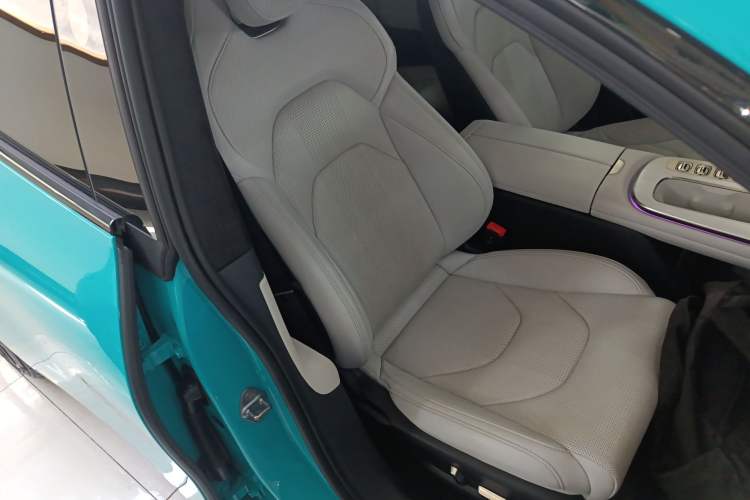 Used Xiaomi Auto SU7 2024 Four-Wheel Drive Ultra-Long Range Advanced Intelligent Driving Max Edition
