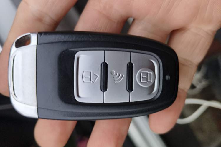 Used Volkswagen Sagitar 2015 1.6L Automatic Comfort Model Vehicle Key