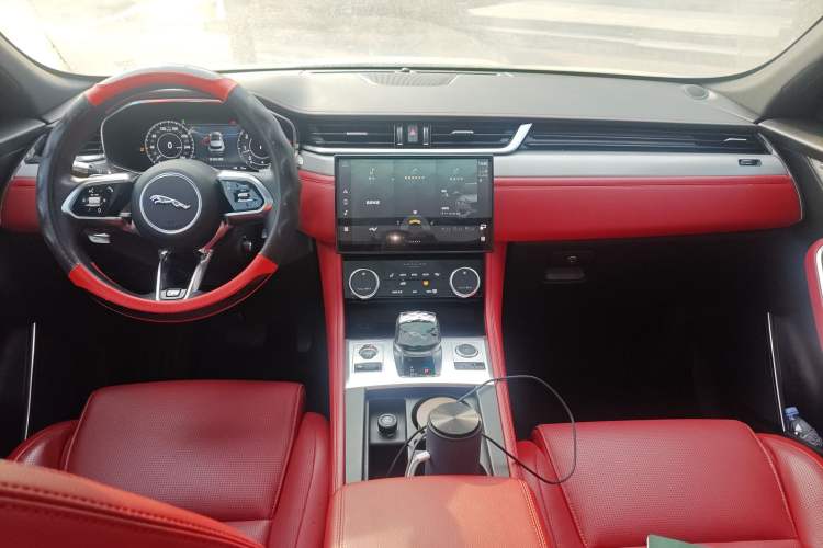 Used Jaguar F-PACE 2021 340 PS R-Dynamic SE
