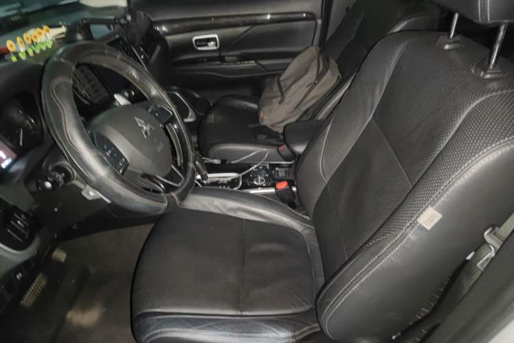 Used Mitsubishi Outlander 2016 2.4L 4x4 Elite Edition 5 Seats