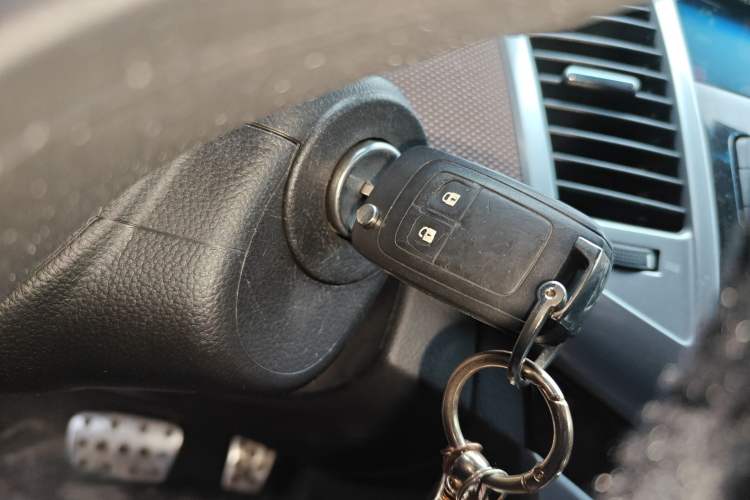 Used Chevrolet Cruze 2013 Hatchback 1.6L Automatic Luxury Model Vehicle Key