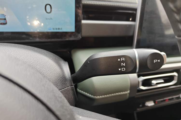 Used Baojun Spark EUV 2024 Flagship Edition 4 Seats Gear Lever