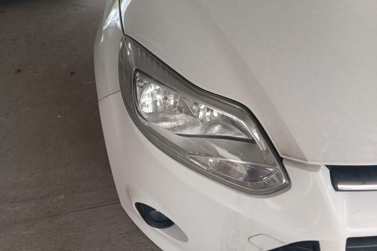 Used Ford Focus 2012 Sedan 1.6L Automatic Comfort Model
