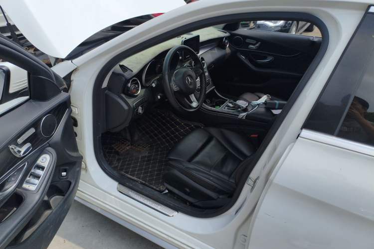 Used Mercedes-Benz C-Class 2015 Revised C 200 L Sport Edition Driver Seat