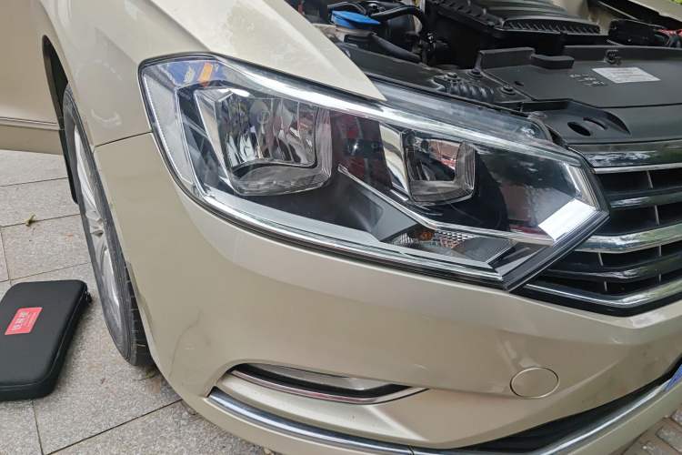 Used Volkswagen Bora 2017 1.6L Automatic Comfort Model Right Front Headlight