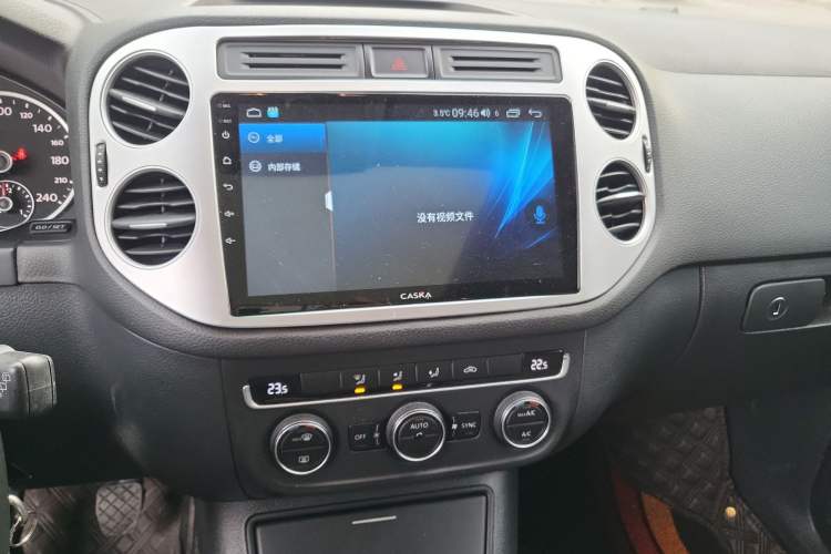 Used Volkswagen Tiguan 2015 1.8TSI Manual Two-Wheel-Drive Limited Edition
