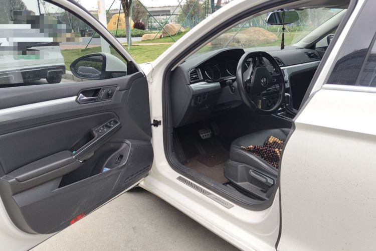 Used Volkswagen Lamando 2017 280TSI DSG Comfort Edition Driver Seat