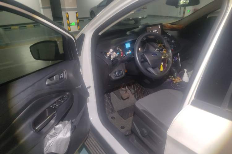 Used Ford Kuga 2017 EcoBoost 180 Two-Wheel-Drive Elite Trim Driver Seat