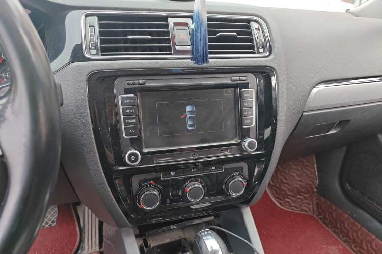 Used Volkswagen Sagitar 2018 280TSI DSG Comfort Model Audio And AC Panel