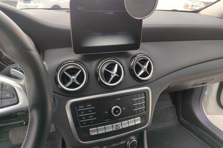 Used Mercedes-Benz GLA 2019 GLA 200 Fashion Model Audio And AC Panel