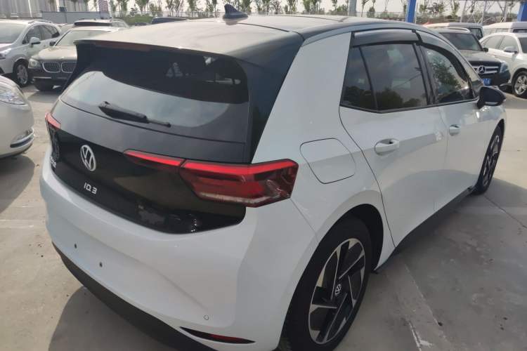 Used Volkswagen ID.3 2024 Outstanding Edition Rear Right 45 Deg