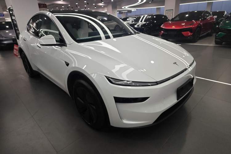 Used Tesla Model Y 2025 Rear-Wheel-Drive Version
