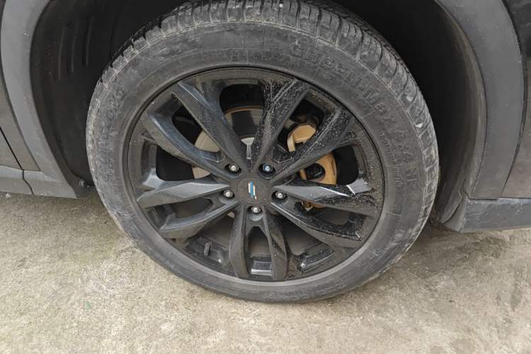 Used CHANGAN OSHAN X5 2022 1.5T DCT Xiake Edition Right Front Wheel Hub