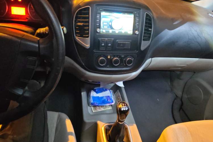 Used FORTHING Lingzhi 2016 M3L 1.6L 7-Seater Standard Model
