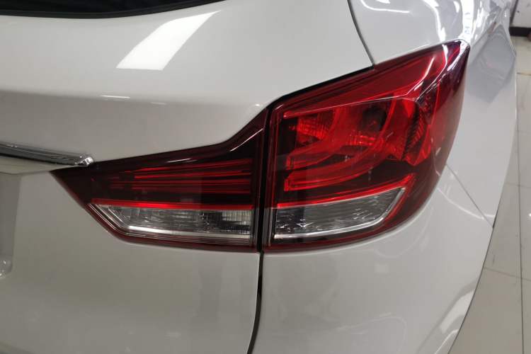 Used Hanteng X7 2020 X7S 1.5T Automatic Smart Luxury Model Right Rear Taillight