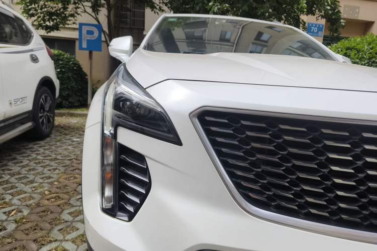 Used Cadillac XT4 2018 28T Two-Wheel Drive Tech Version
