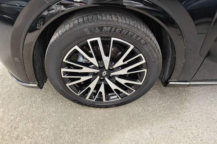 Used CHANGAN NEVO Q07 2025 215 Flagship PLUS Left Front Wheel Hub