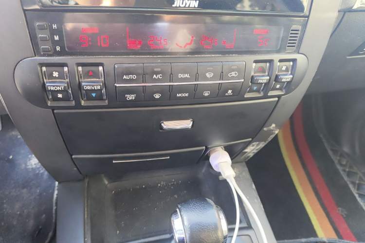 Used Kia Borrego 2015 3.8L Luxury Edition China IV