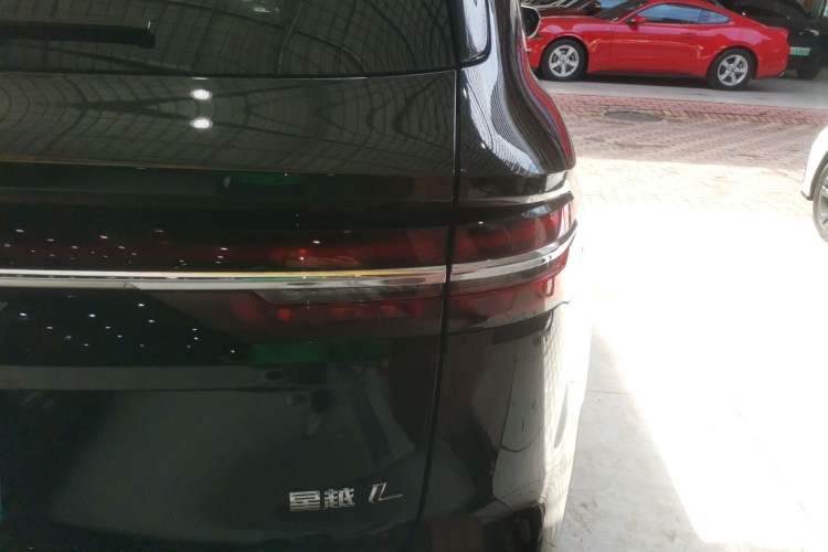 Used Geely Auto Monjaro L 2025 Dongfang Yao 2.0TD Automatic Lanxing Edition
