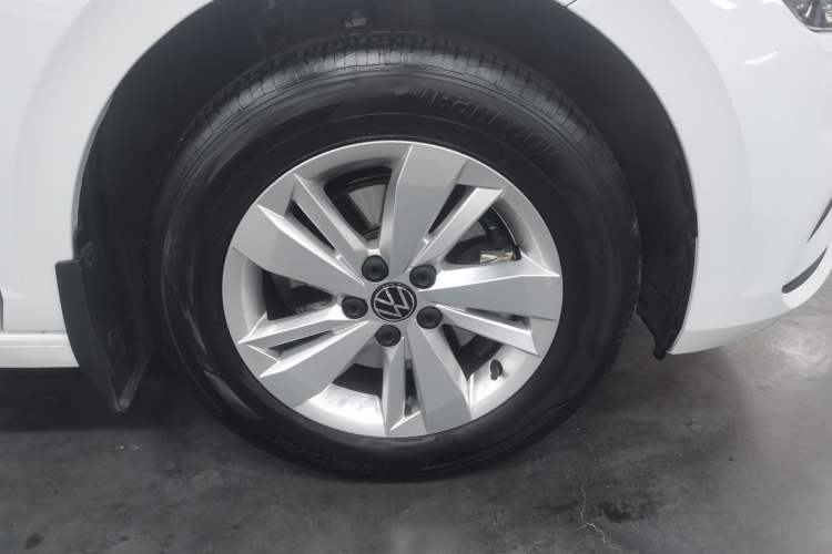 Used Volkswagen Polo 2023 Plus 1.5L Automatic Enjoy-the-Moment Edition Right Front Wheel Hub