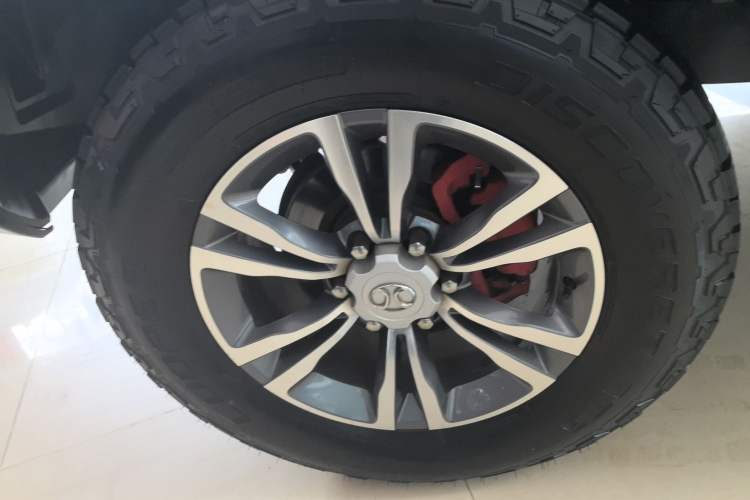 Used BAIC Off-Road BJ80 2018 2.3T Automatic Premium Version China V Emission Standard Left Front Wheel Hub