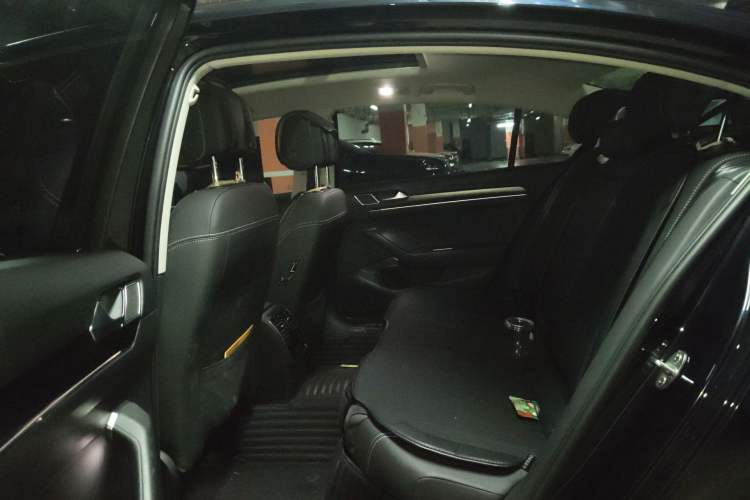 Used Volkswagen Magotan 2020 380TSI DSG Luxury Version Left Rear Seat