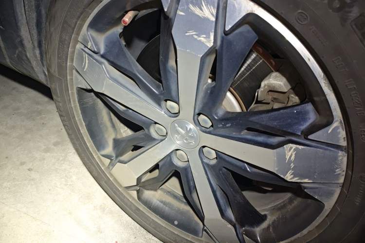 Used Peugeot 4008 2018 380THP Luxury Edition Right Front Wheel Hub