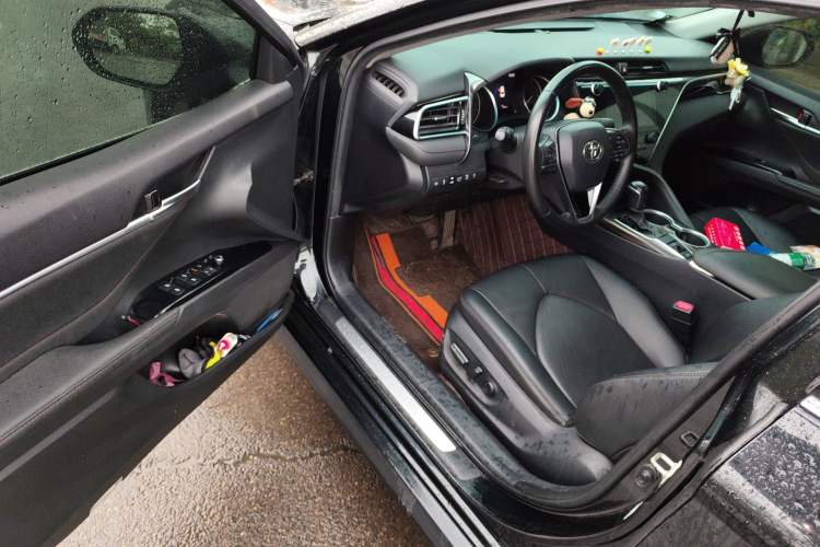 Used Toyota Camry 2019 Revised Version 2.0G Luxury Edition
