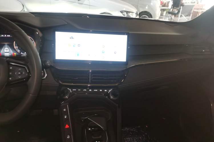 Used Lynk & Co 06 2023 Remix 1.5T JinPro