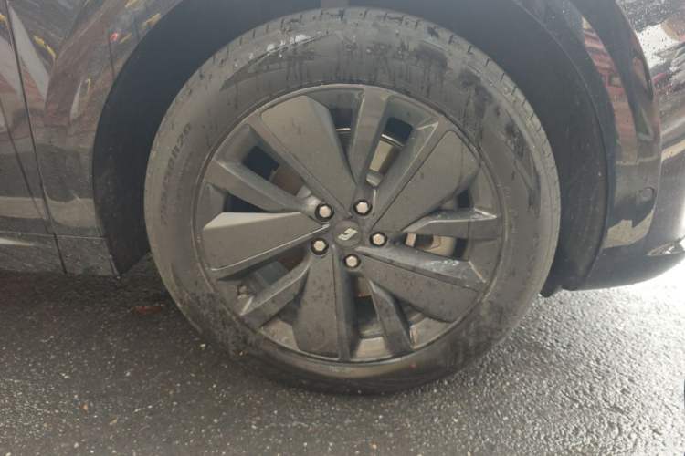 Used Li Auto L6 2025 Max Smart Refresh Edition Right Front Wheel Hub