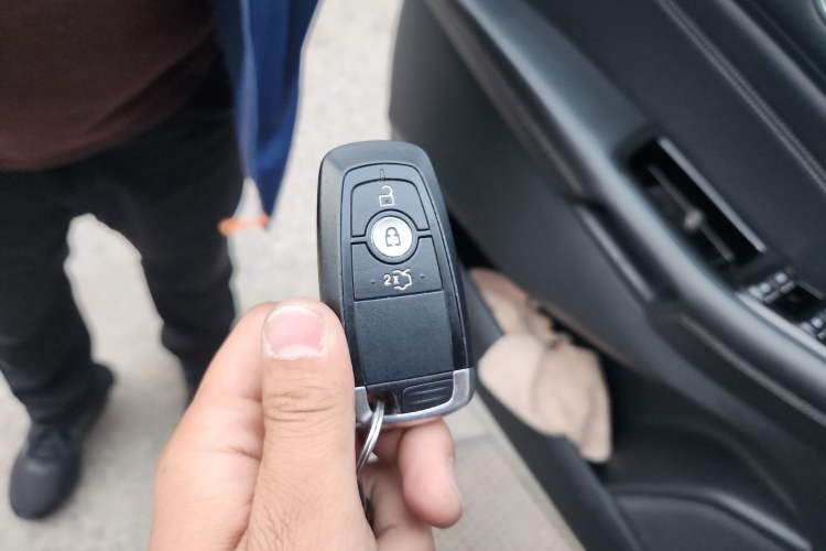 Used Ford Edge 2018 EcoBoost 245 4x4 Titanium Plus 7-Seater China V Standard Vehicle Key