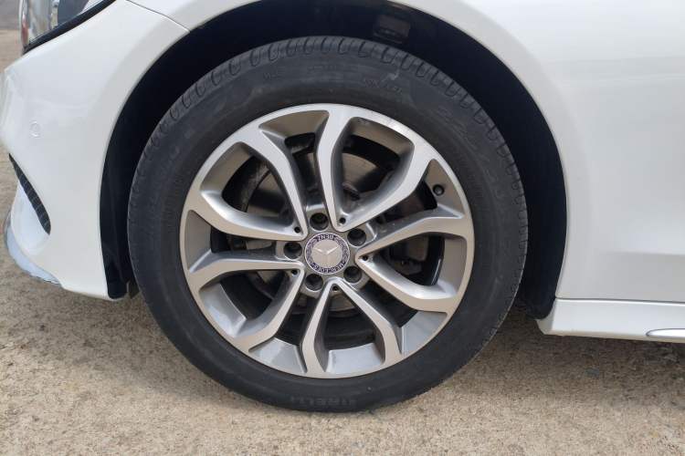 Used Mercedes-Benz C-Class 2015 Restyled C 180 L Sport Edition Left Front Wheel Hub