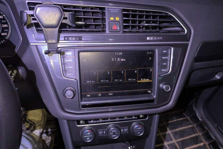 Used Volkswagen Tiguan 2017 330TSI Four-Wheel Drive High-End Model Audio And AC Panel