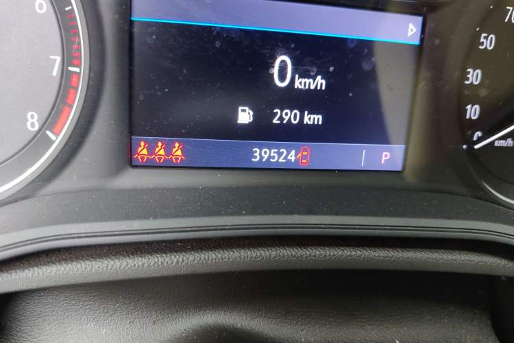 Used Buick Regal 2020 552T Elite Edition Odometer Close Up