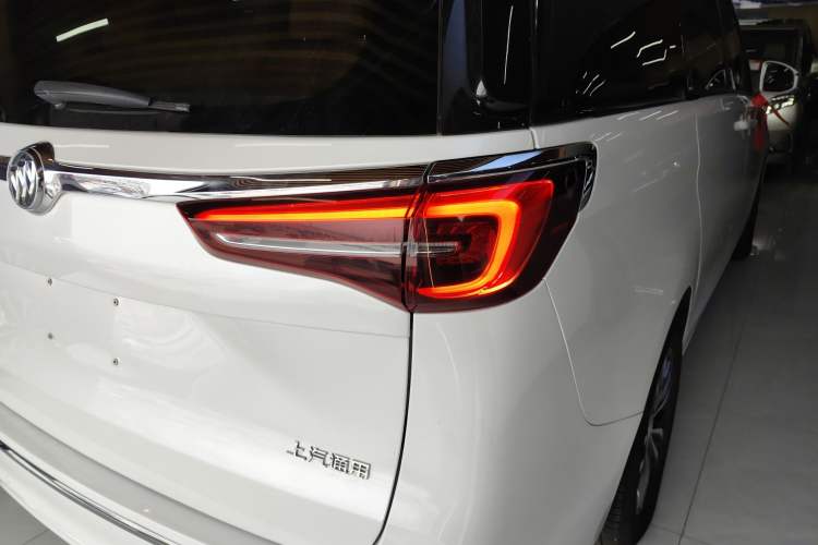 Used Buick GL8 2022 ES Landtrek 653T Comfort Edition