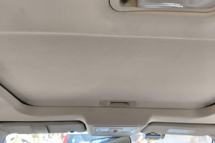 Used Dongfeng Aeolus A60 2014 1.6L Automatic Prestige Model Headliner