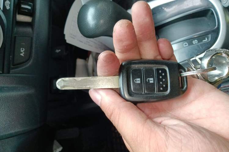 Used Honda Fit 2014 1.5L SE CVT Fashion Model Vehicle Key