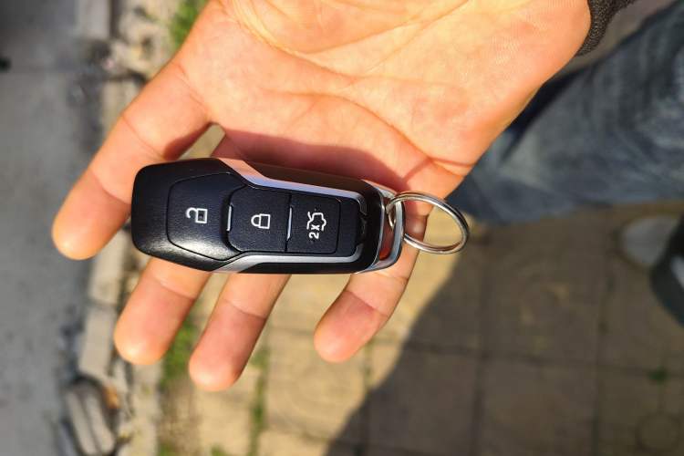 Used Ford Edge 2016 EcoBoost 245 Four-Wheel Drive Titanium Edition 7-Seater Vehicle Key