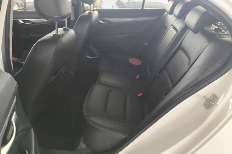 Used Geely Auto Emgrand 2019 Leading Edition 1.5L Manual Upgraded Connectivity Model China VI Standard Left Rear Seat