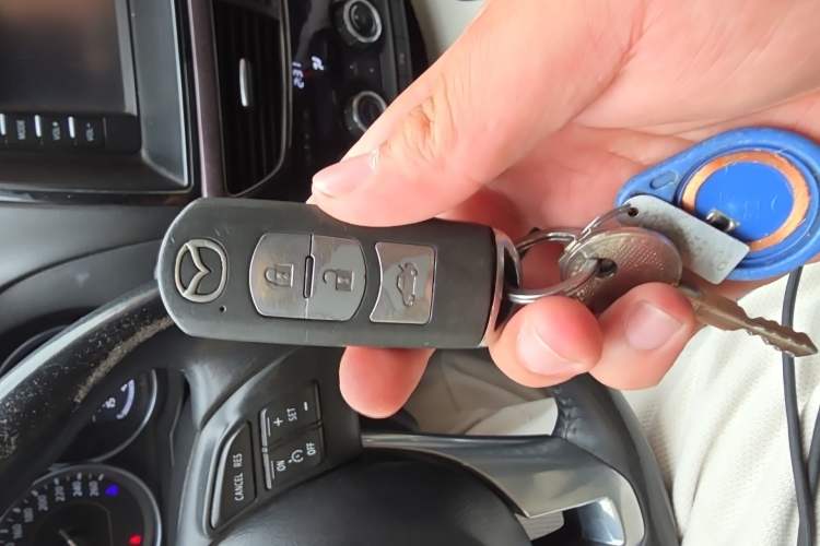 Used Mazda Atenza 2015 2.0L Blue Sky Fashion Edition Vehicle Key