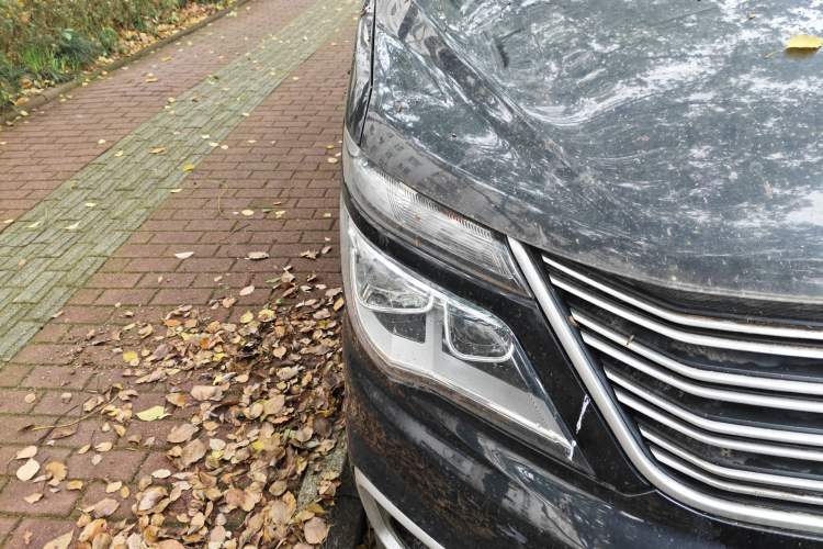 Used FORTHING Lingzhi 2019 Facelifted M5L 1.6L 7-Seater Base Model China VI Standard Right Front Headlight