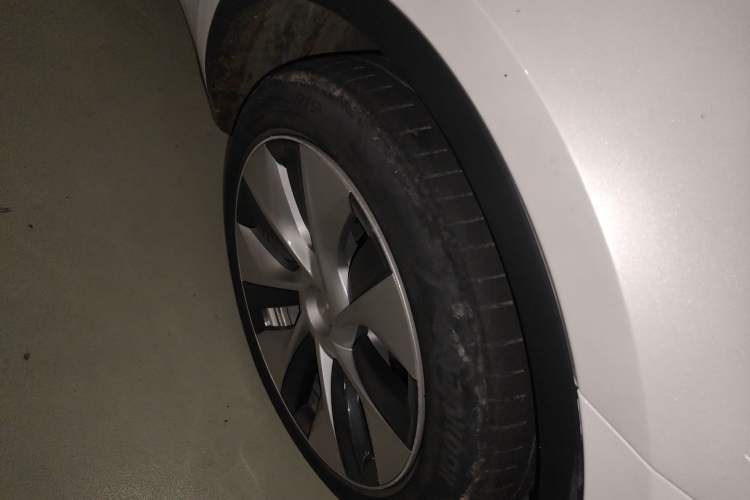 Used Tesla Model Y 2021 Long-Range All-Wheel-Drive Version 3D7