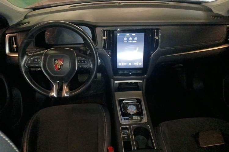 Used Roewe i6 New Energy 2017 45T Hybrid Connective Smart Luxury Edition Interior 2