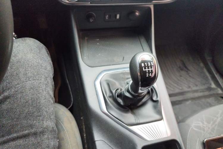 Used Great Wall King Kong Poer 2022 2.0T Manual Diesel Two-Wheel-Drive Entrepreneurial Long-Box Version GW4D20M Gear Lever